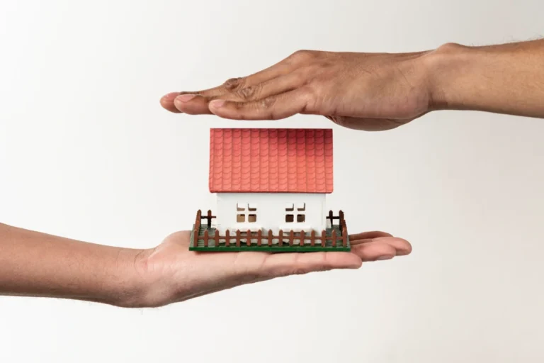 Home Insurance vs Home Warranty: What’s the Difference and Do You Need Both?