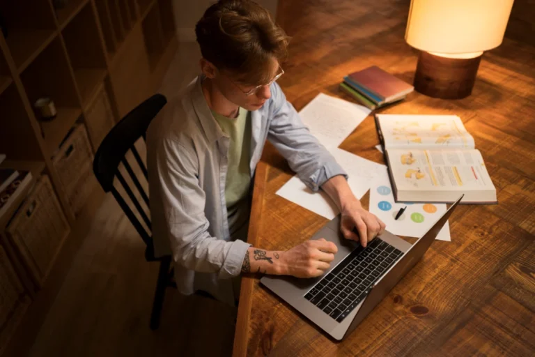 How to Start an Online Business with Planning, Funding, and Marketing Guide