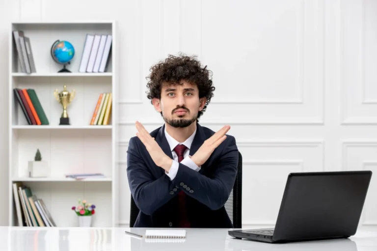 6 Signs You’re Not Being Treated Fairly at Work (And What to Do)