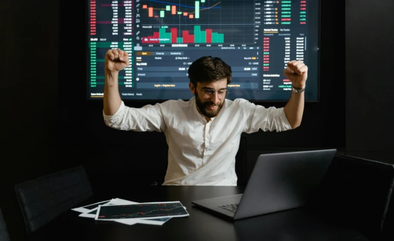 How to Become a Financial Advisor: 6 Steps to Start Your Career