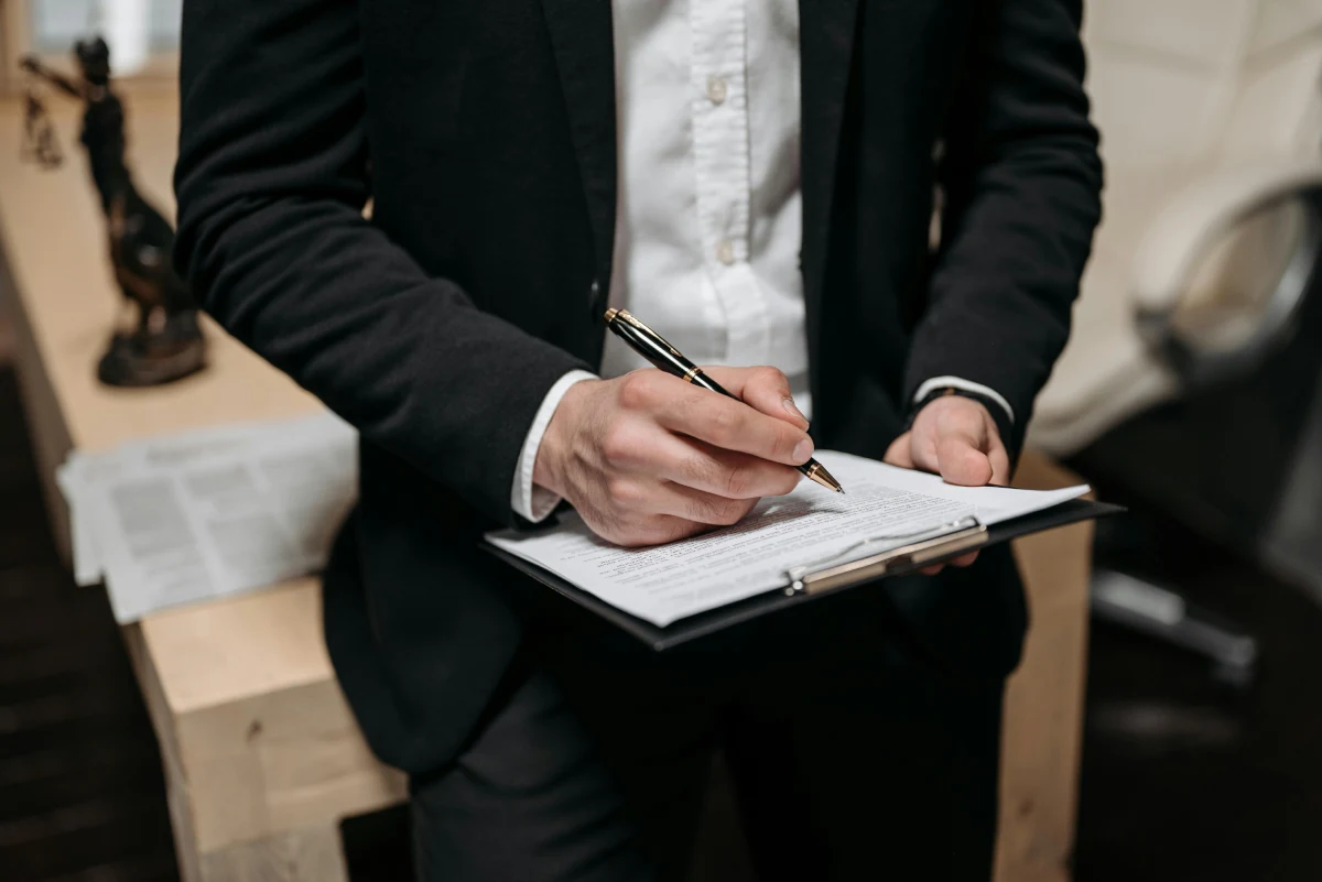 How to Choose an Immigration Lawyer: 5 Essential Steps