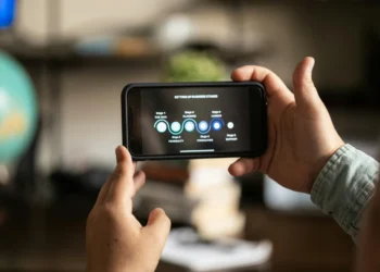 How to Hire Mobile App Developers: 7 Essential Criteria to Evaluate