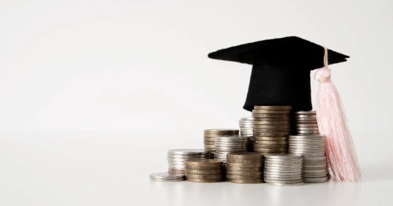 Should You Refinance Student Loans? Complete Guide to Benefits and Risks 3 Should You Refinance Student Loans? Complete Guide to Benefits and Risks